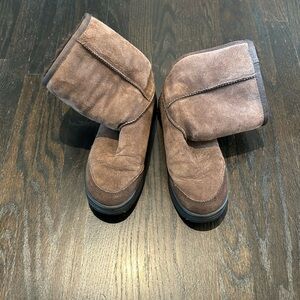UGG brown boots. Size 7.